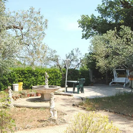 Emma Villa Vasto